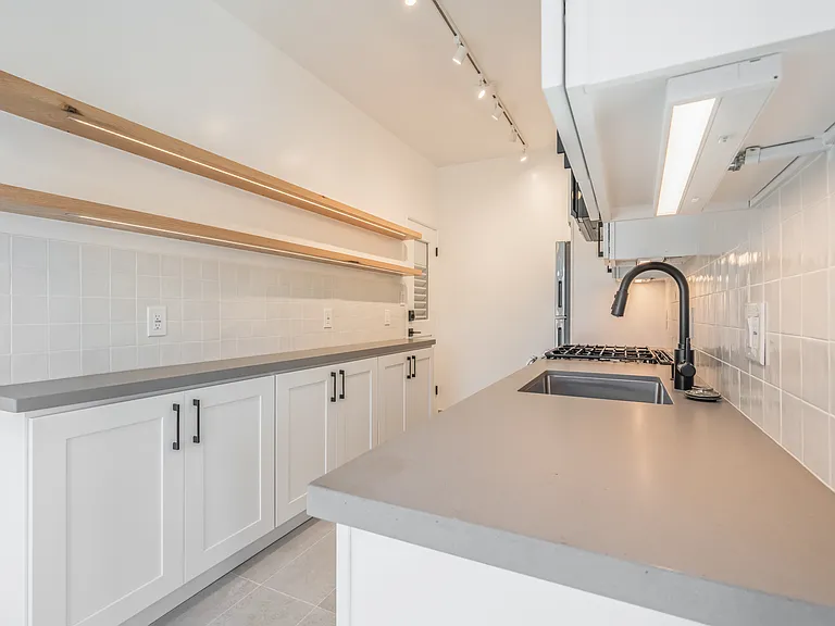 1312 Riviera Ave #303 — Photo 5
