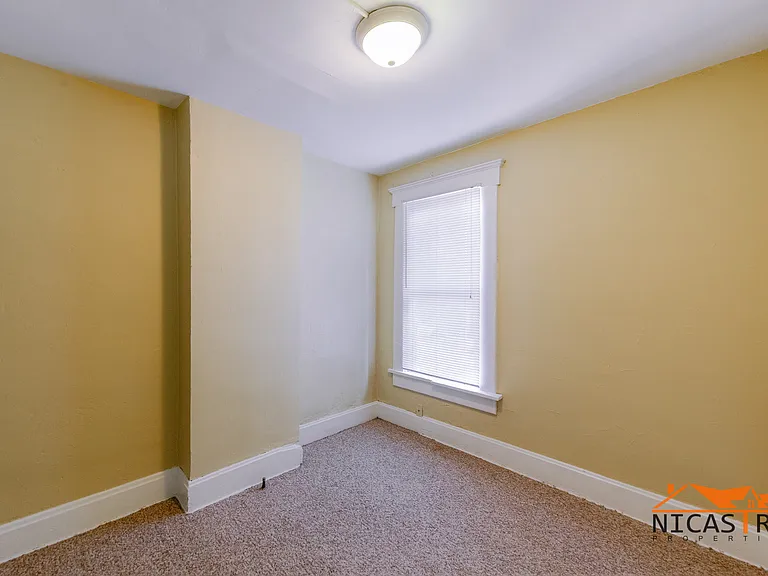 136 E 11th Ave — Photo 27