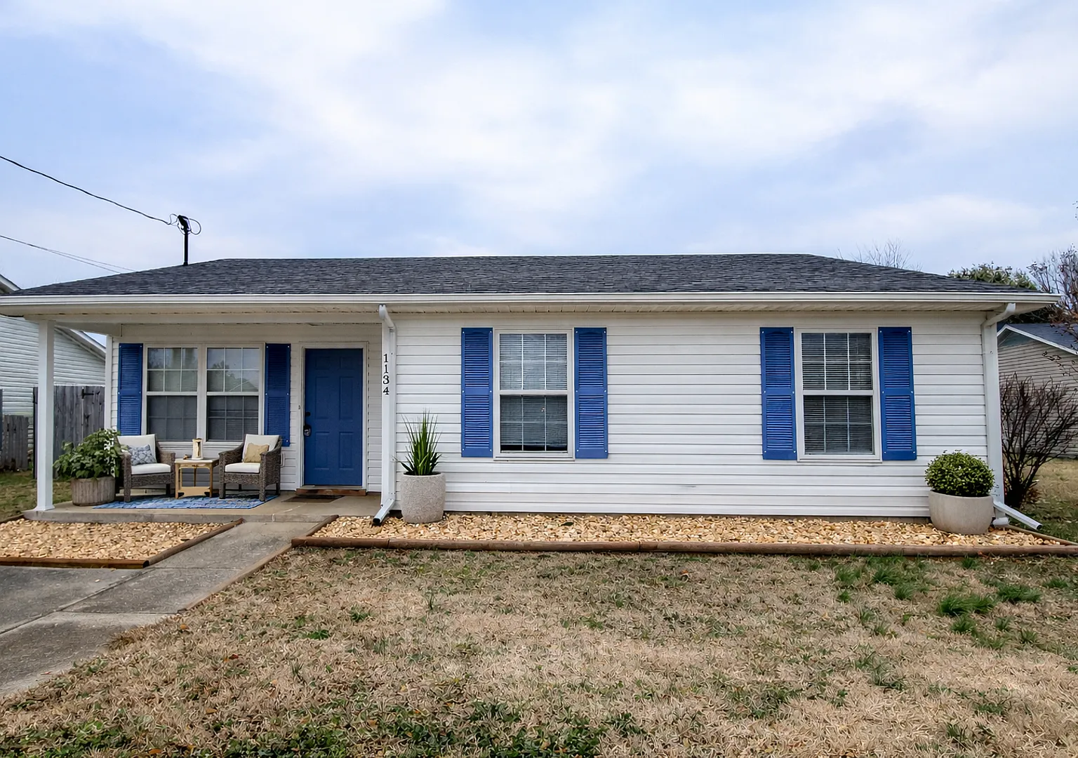 $1250 - 3 Bedroom 1 Bath Home offering Sunroom! — Photo 2