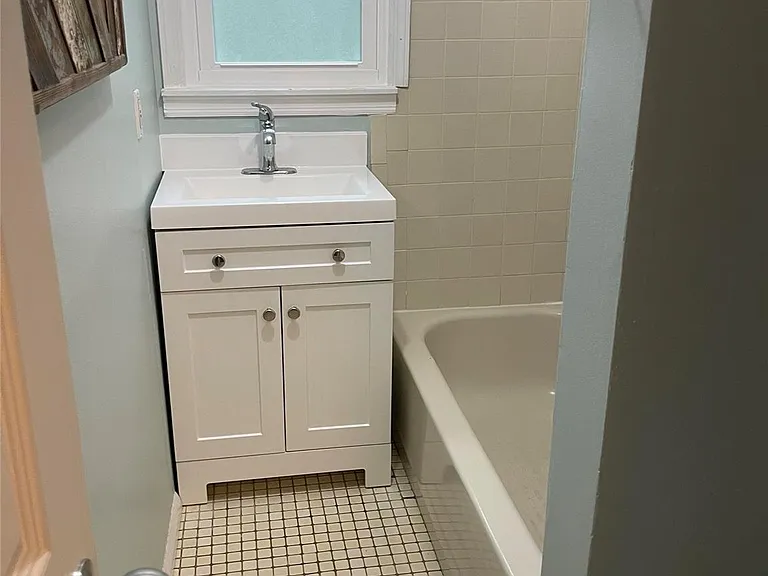 206 Dickinson Ave — Photo 4