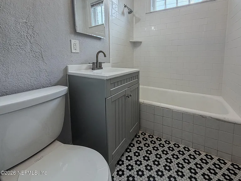 2359 Oak St #2 — Photo 8