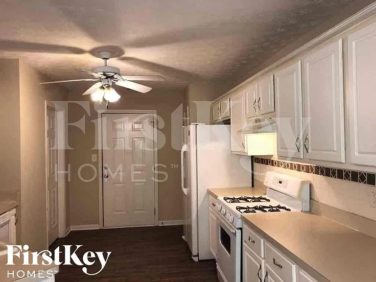 4172 Evian Way — Photo 5
