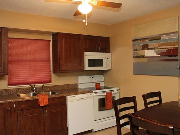 3rd image of 1400 Avenue Z SE