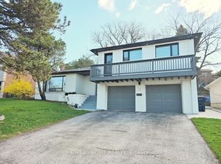 17 Olsen Dr Unit B, Toronto, ON M3A 3J1