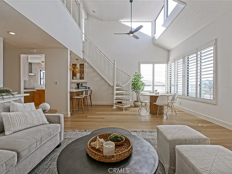 320 Marine Ave — Photo 7