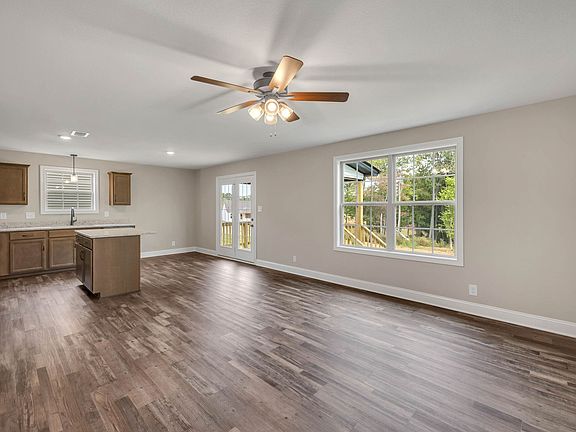 4th image of 1044 Dublin Dr Lot 40