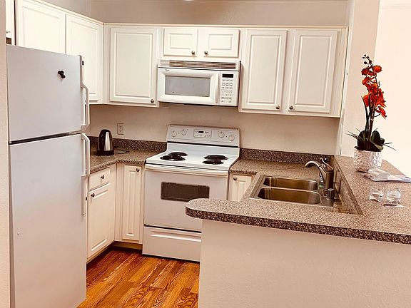 5th image of 8889 Caminito Plaza Centro Unit 7330