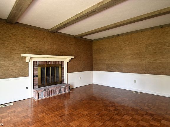 4th image of 5183 Meadow Wood Blvd