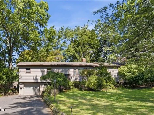 10 Kaine Drive, Albany, NY 12203
