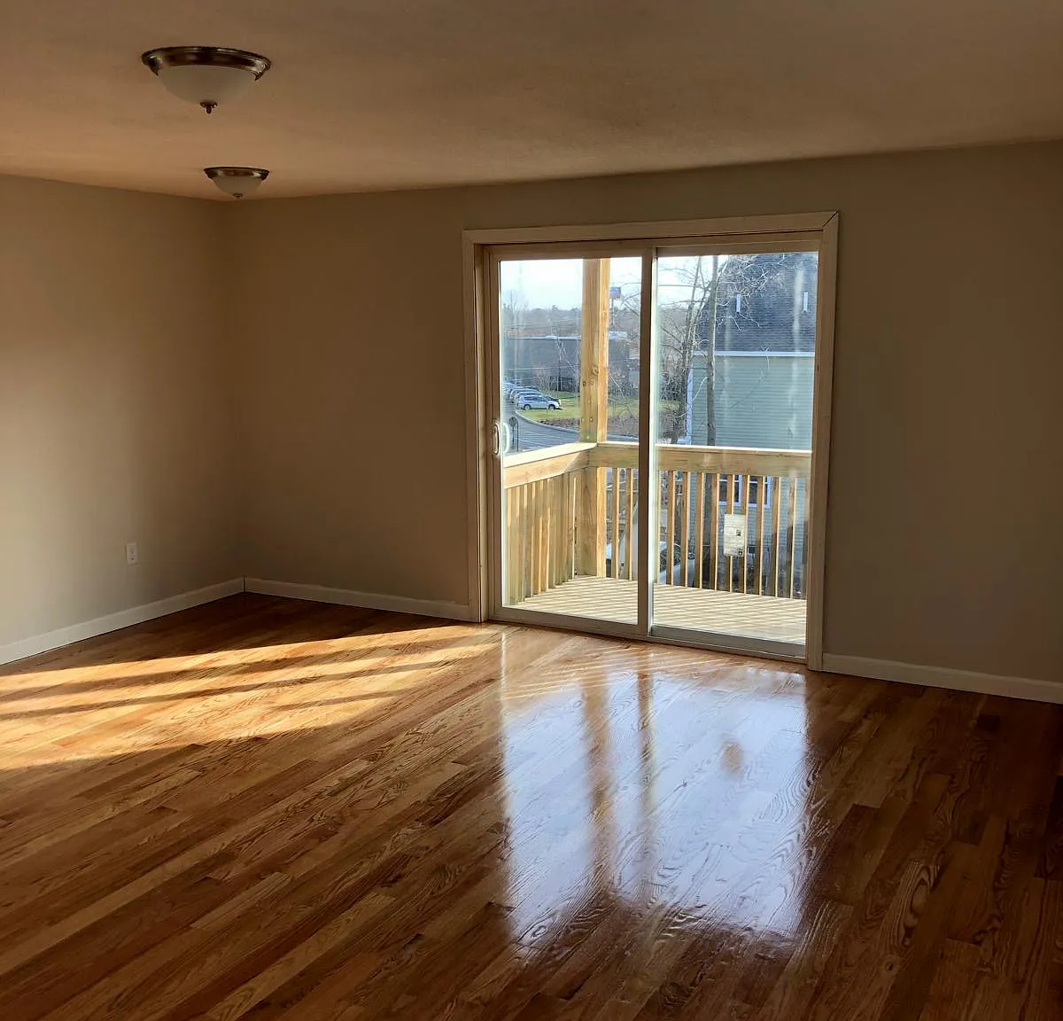 3 bed, 1224 sqft, $2,500 — Photo 2