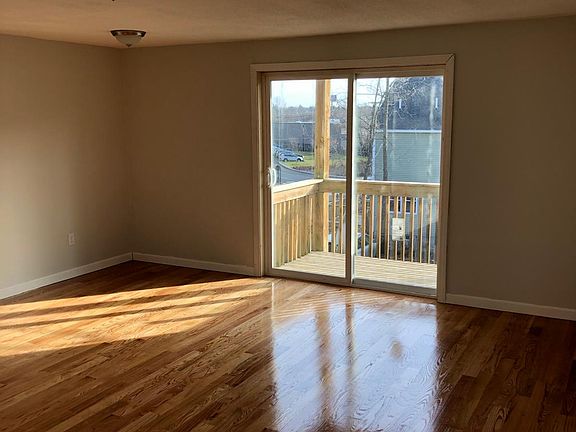 2nd image of 28 Ware St APT 3