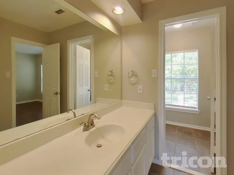 1507 Moon Shadow Ct — Photo 18