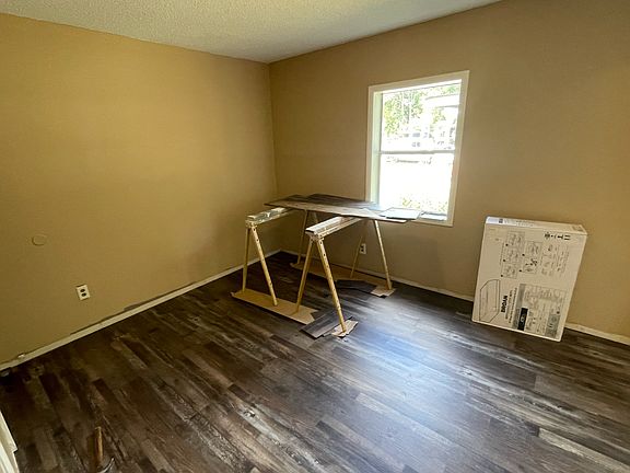 2nd image of 1107 S Range St