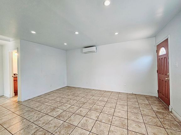 5th image of 135 Backus Ave #C