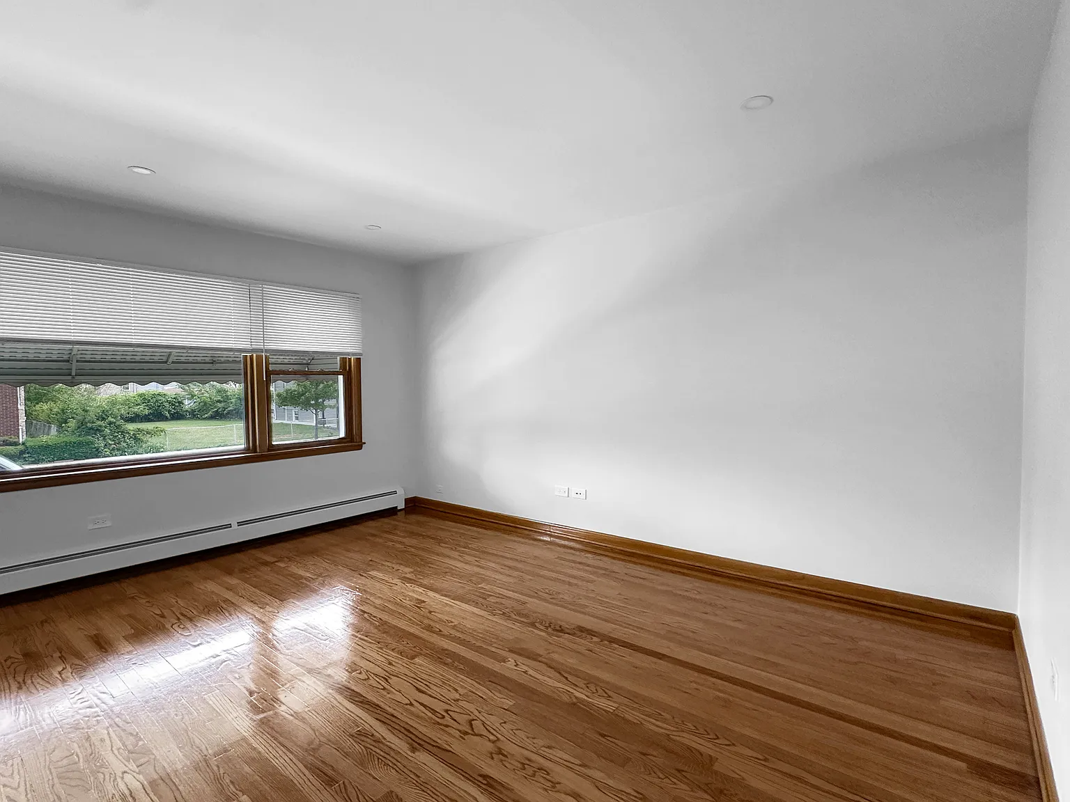 3 bed, 1000 sqft, $1,800 — Photo 4