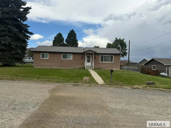 1109 Bryan Ave, Salmon, ID 83467