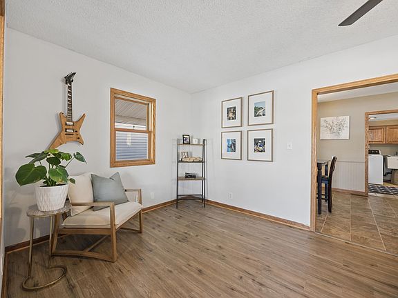 5th image of 8780 Moorhouse Ave