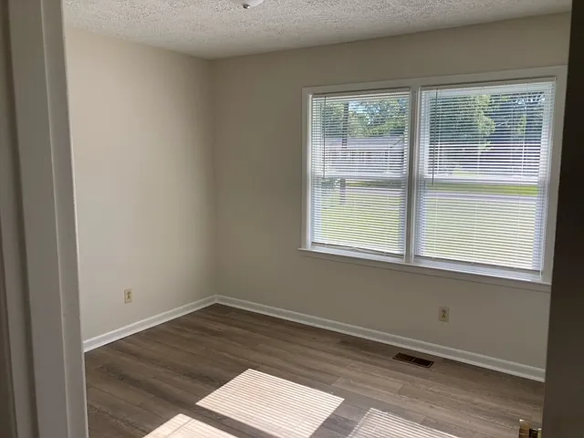 403 Hart Dr — Photo 1