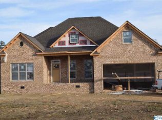 200 Cottonwood Cir, Gadsden, AL 35901