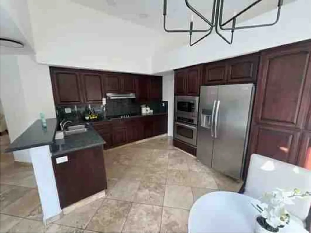4 bed, 2223 sqft, $3,800 — Photo 4