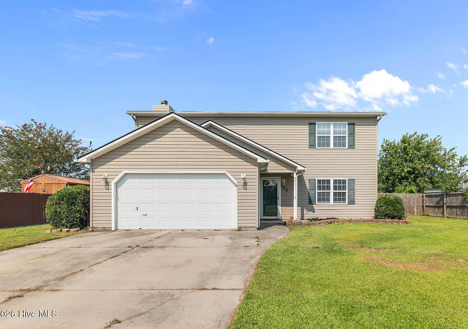 3 bed, 2.5 bath, 1798 sqft, $1,900 — Photo 1