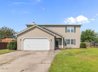 303 Mann St, Hubert, NC 28539