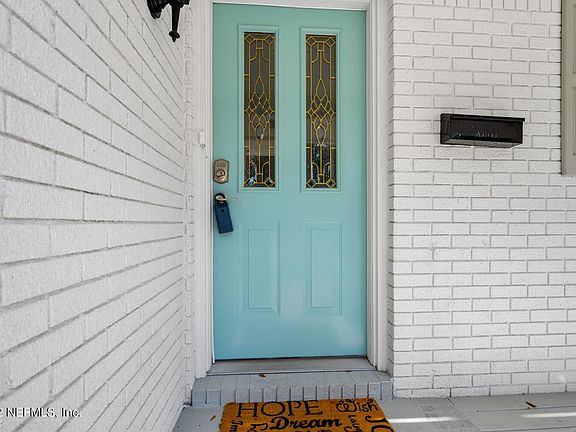 3rd image of 8269 Sanlando Ave