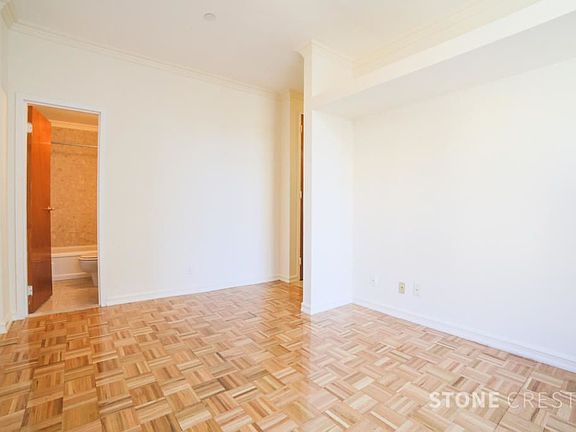 3rd image of 304 W 92nd St Ph 5