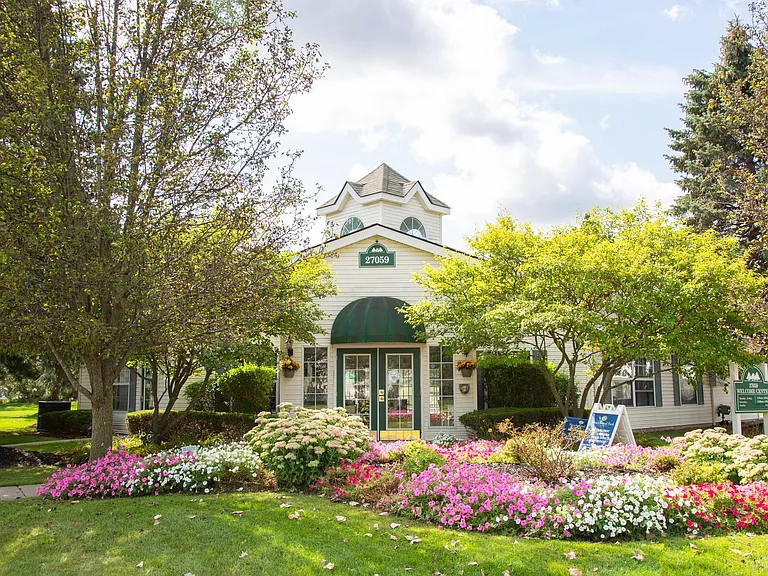 Meadowood Park of Wixom — Photo 1