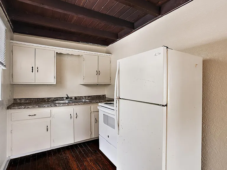 207 Fern Dr #3 — Photo 5