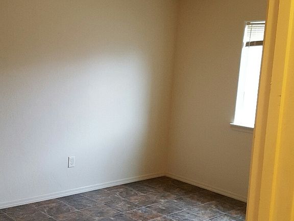 4th image of 2988 Sapphire Dr