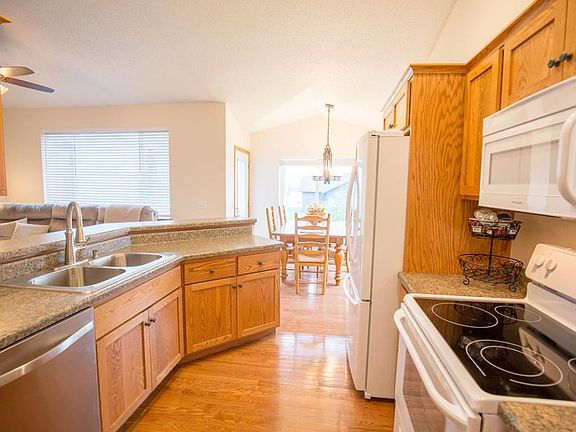 5th image of 3718 Jewel Cir