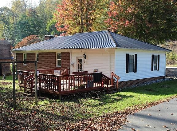 2nd image of 1543 Echo Dr