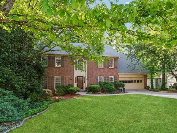 1061 Steeple Run, Lawrenceville, GA 30043
