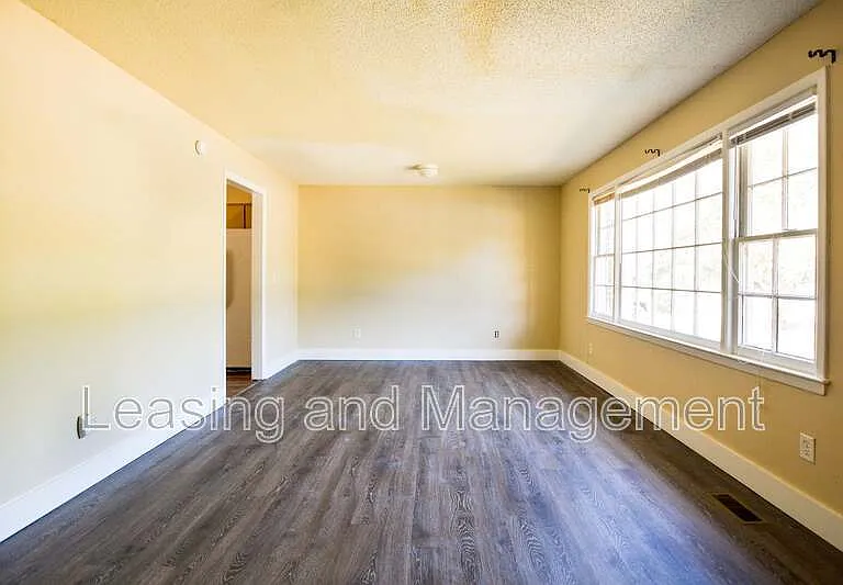 1045 Harbor View Rd #A — Photo 6