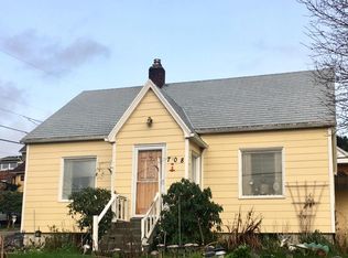 708 34th St, Astoria, OR 97103