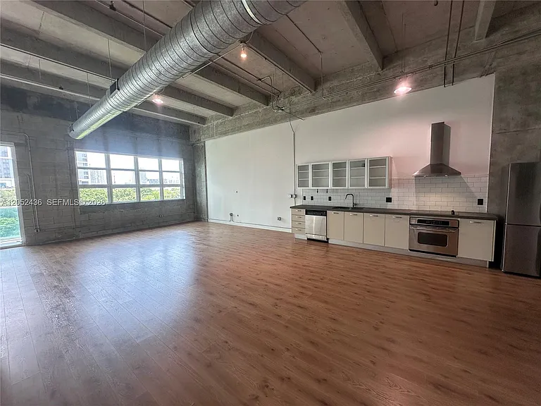 1749 NE Miami Ct #413 — Photo 4