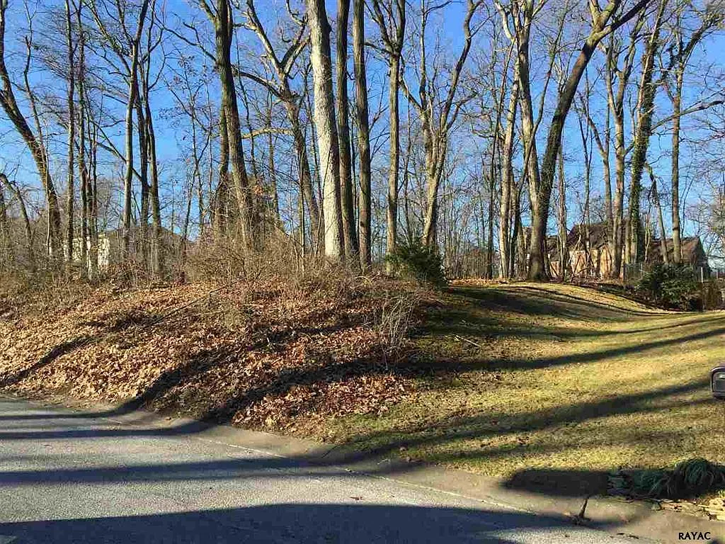 520 Gatehouse Ln W photo 1