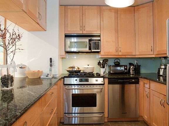 5th image of 12 W 72nd St APT 8G