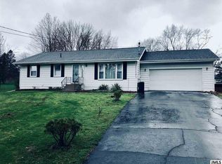 1004 Range Rd, Jackson, MI 49201