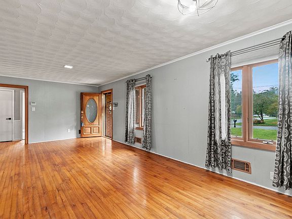 2nd image of 133 Anita Dr