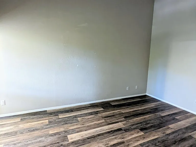 1460 E Foxboro Dr #2 — Photo 5
