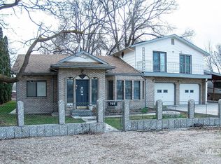 707 Arrowhead Dr, Nampa, ID 83686