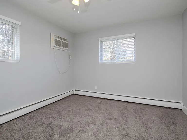 8th Street Apartments — Photo 4