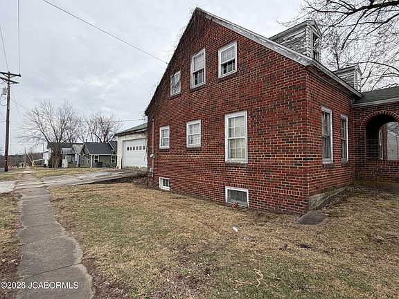 2nd image of 734 Vine St