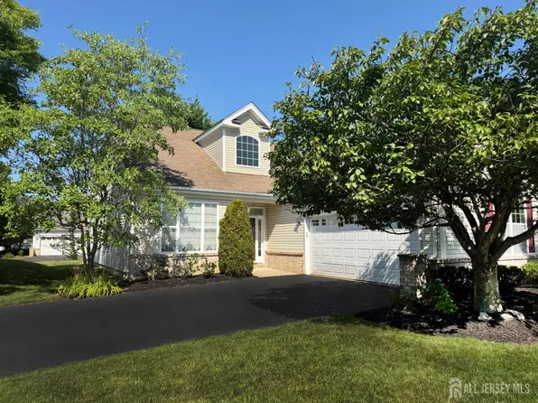 417 Melrose Way, Monroe Township, NJ 08831