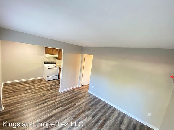 5th image of 3320 Greenwood Blvd APT 1