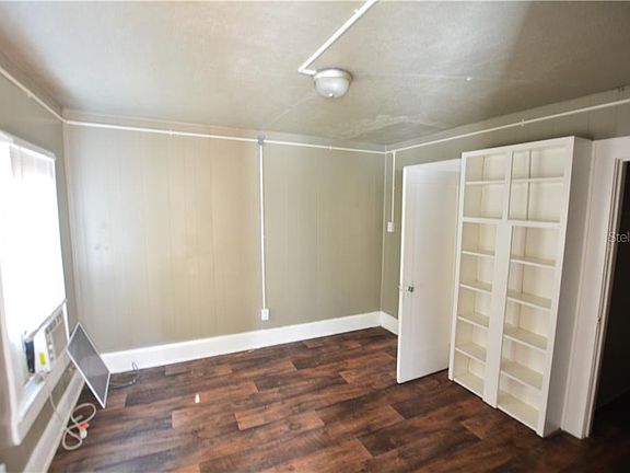3rd image of 915 E Palmetto St #10