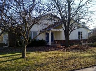 719 Cheyenne Dr, Waukesha, WI 53188