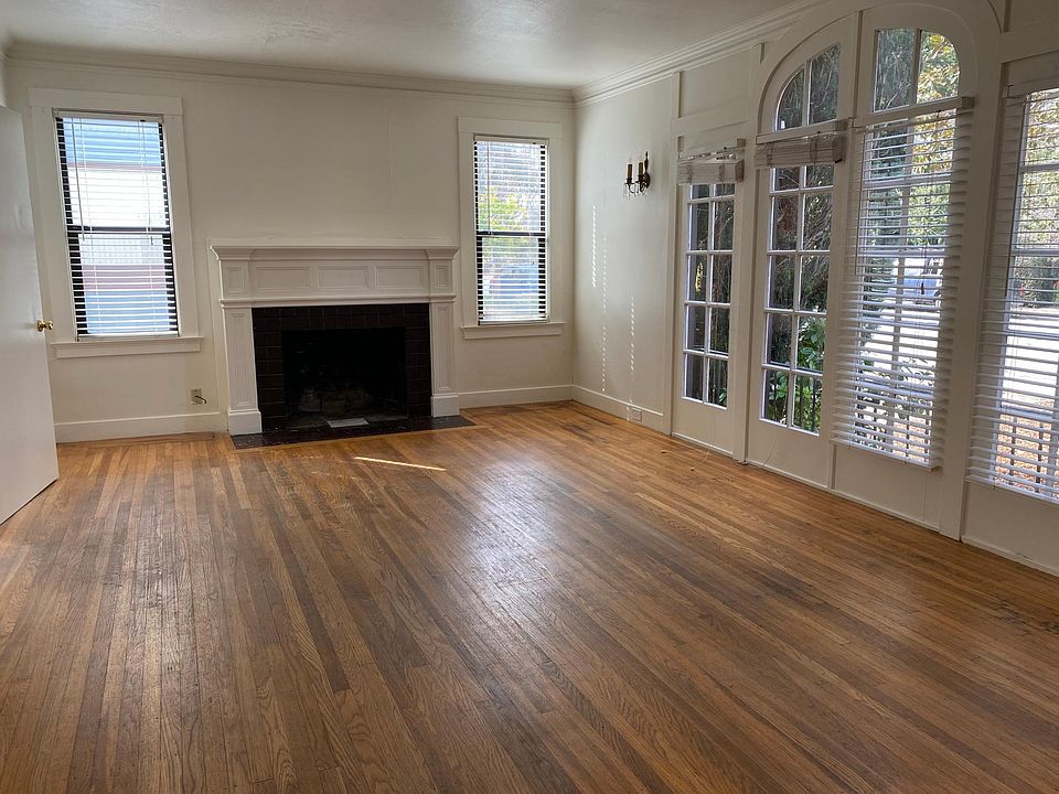 1st image of 216 Villa Ter APT 1